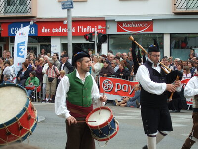 Festival interceltique Lorient 2010<br>@copyleft <a href=https://www.le-fab-lab.com>Le Fab'Blab</a> Licence Art Libre, grande-parade-festival-lorient-050