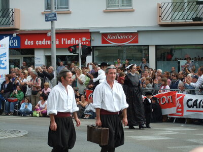 Festival interceltique Lorient 2010<br>@copyleft <a href=https://www.le-fab-lab.com>Le Fab'Blab</a> Licence Art Libre, grande-parade-festival-lorient-073
