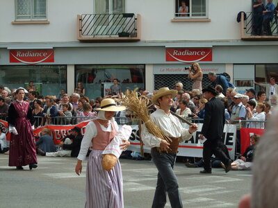Festival interceltique Lorient 2010<br>@copyleft <a href=https://www.le-fab-lab.com>Le Fab'Blab</a> Licence Art Libre, grande-parade-festival-lorient-082