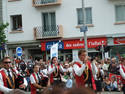 Festival interceltique Lorient 2010<br>@copyleft <a href=https://www.le-fab-lab.com>Le Fab'Blab</a> Licence Art Libre, grande-parade-festival-lorient-092
