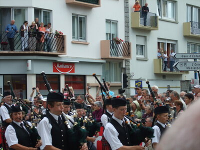 Festival interceltique Lorient 2010<br>@copyleft <a href=https://www.le-fab-lab.com>Le Fab'Blab</a> Licence Art Libre, grande-parade-festival-lorient-099