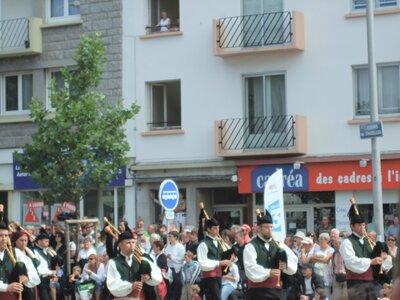 Festival interceltique Lorient 2010<br>@copyleft <a href=https://www.le-fab-lab.com>Le Fab'Blab</a> Licence Art Libre, grande-parade-festival-lorient-108