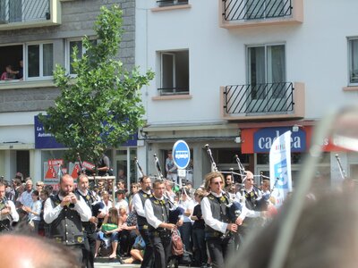 Festival interceltique Lorient 2010<br>@copyleft <a href=https://www.le-fab-lab.com>Le Fab'Blab</a> Licence Art Libre, grande-parade-festival-lorient-124