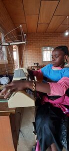 Premiers pas en Guinée, Assiatou - élève de layette (tricot)