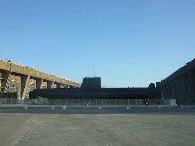 La Base Lorient 2010<br>@copyleft <a href=https://www.le-fab-lab.com>Le Fab'Blab</a> Licence Art Libre, keroman-sous-marin-flore