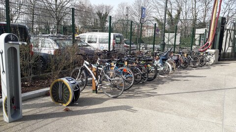 Stationnements vélos, Piscine de l’île arceaux saturés