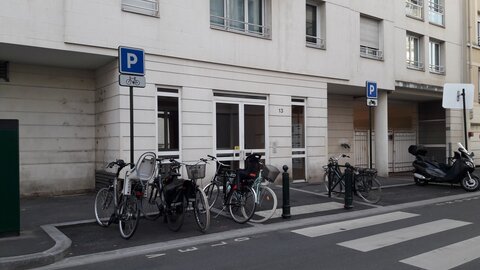 Stationnements vélos, pierre Curie arceaux saturés