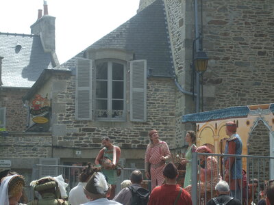 Fête des remparts Dinan 2012<br>@copyleft <a href=https://www.le-fab-lab.com>Le Fab'Blab</a> Licence Art Libre, dinan-fete-des-remparts-2012-01