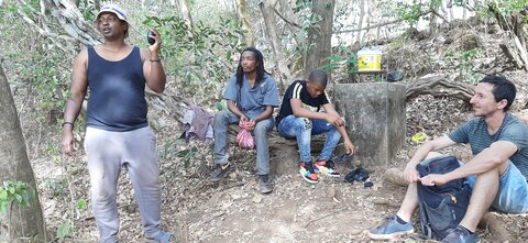 On visite du pays !, Session reggae et thé avec notre voisin Ibra8, Rasta et un petit