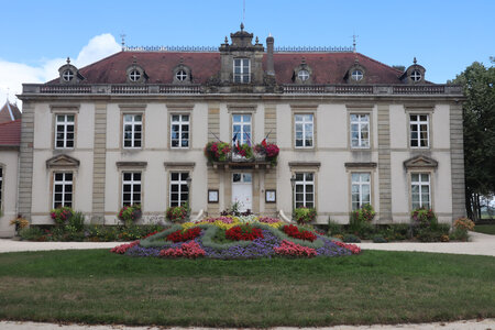 20200813-02 GR7 Ballon d'Alsace - Grancey - Beaune, 1637 Bourbonne-les-Bains, la mairie
