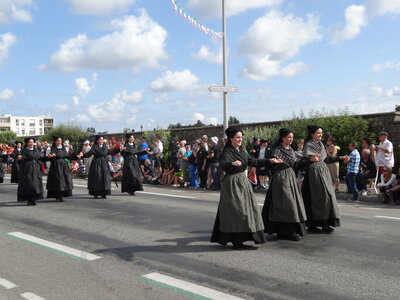 Grande parade Festival Lorient 2014<br>@copyleft <a href=https://www.le-fab-lab.com>Le Fab'Blab</a> Licence Art Libre, grande-parade-lorient2014-034