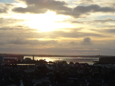 Nuages et soleil Lorient 2016<br>@copyleft <a href=https://www.le-fab-lab.com>Le Fab'Blab</a> Licence Art Libre, 2016-01-08-vue-salle-pervenches-02