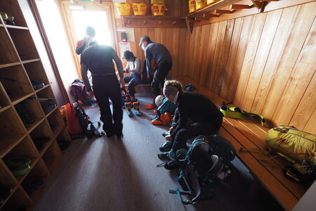 2021-03-22-27-ski-tour-du-thabor, alpes-aventure-crete-de-baude-refuge-de-laval-2021-03-23-56