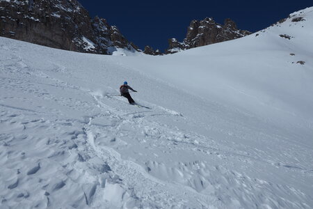 2021-03-22-27-ski-tour-du-thabor, alpes-aventure-tour-de-la-crete-de-moutouze--refuge-de-laval-2021-03-24-057