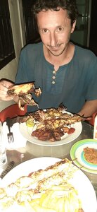 Un p'tit tour en Basse-Guinée !, Elle est pour qui cette gambas géante ?
