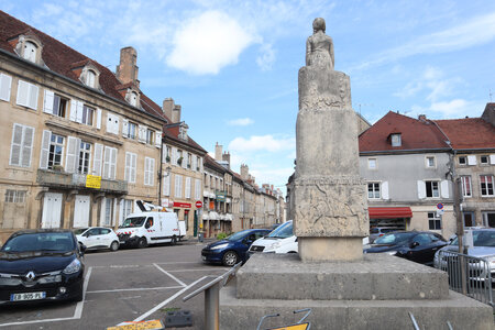 20200813-02 GR7 Ballon d'Alsace - Grancey - Beaune, 1779 Langres : la place Jeanson