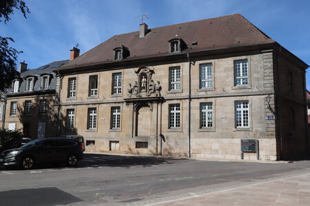 20200813-02 GR7 Ballon d'Alsace - Grancey - Beaune, 1803 Langres : la place Jeanne Mance