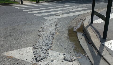 Points noirs, Bergères point noir béton sur la chaussée2