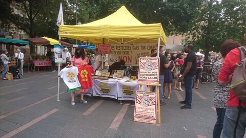 2021 0612_HK et le CSFV 31 -AntiOGM 12 juin 2021 au marché du Capitole à Toulouse, DSC_4622