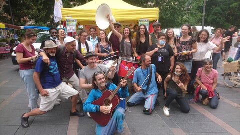 2021 0612_HK et le CSFV 31 -AntiOGM 12 juin 2021 au marché du Capitole à Toulouse, DSC_4656