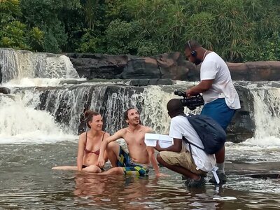 De l'eau et de la rando, Et les journalistes qui lâchent pas l'affaire !