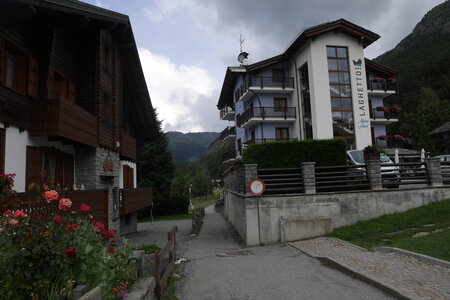 2021-07-14-18-breithorn-pollux-castor, alpes-aventure-montee-au-refuge-mezzalama-2021-07-15-04
