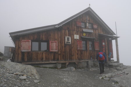 2021-07-14-18-breithorn-pollux-castor, alpes-aventure-montee-au-refuge-mezzalama-2021-07-15-05
