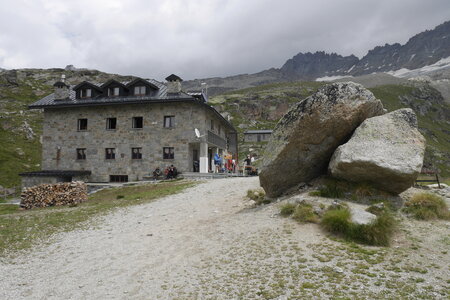 2021-07-26-08-01-mont-blanc-grand-paradis, alpes-aventure-refuge-chabod-2021-07-30-06