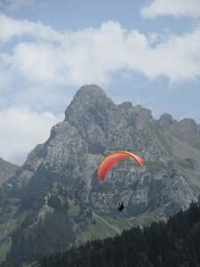 QG 2021 (Version forum), Bender à l'atterrissage du Grand Bornand