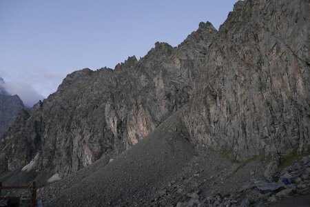 2021-08-31-09-04-mont-viso, alpes-aventure-alpinisme-punta-venezia-cresta-perotti-2021-09-01-01