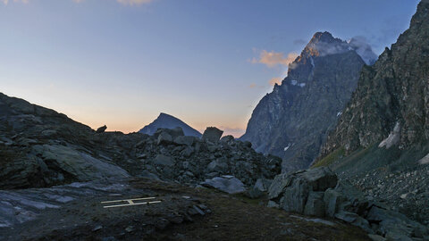 2021-08-31-09-04-mont-viso, alpes-aventure-alpinisme-punta-venezia-cresta-perotti-2021-09-01-02