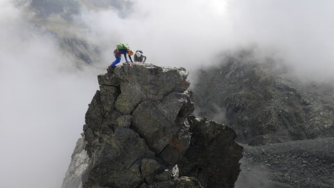 2021-08-31-09-04-mont-viso, alpes-aventure-alpinisme-punta-venezia-cresta-perotti-2021-09-01-25