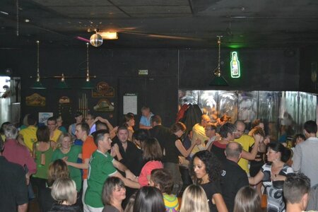 Soirée Salsa au British N°1, 59667_449334195103955_1823825808_n