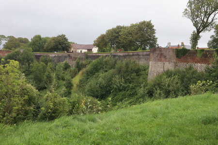 20210821 Montreuil sur Mer, 2340 Montreuil, les remparts Ouest