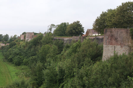 20210821 Montreuil sur Mer, 2341 Montreuil, les remparts Ouest