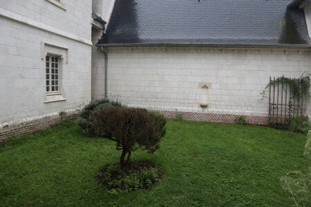 20210821 Montreuil sur Mer, 2368 Chartreuse de Neuville, jardin d'une cellule