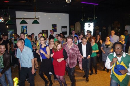 Soirée Salsa au British N°1, 533817_4165926139459_1676121118_n