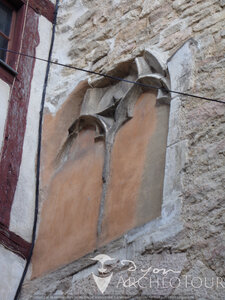 XIV Verrière gothique rue du bourg , 100_1793