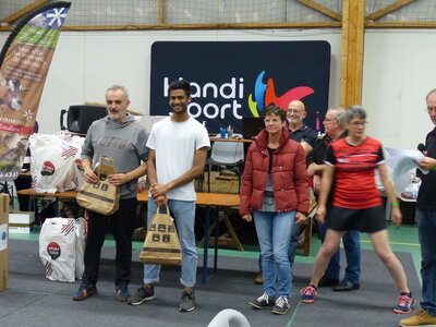 12eme tournoi Esprit-Bad Cosne, P1140258
