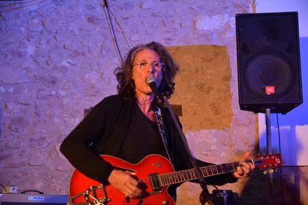 eglise neuve, chanteur02