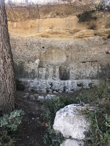 Arko, W13 - Fontvieille - Autel de la coquille 1