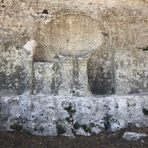 Arko, W13 - Fontvieille - Autel de la coquille 2