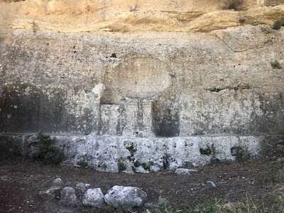 Arko, W13 - Fontvieille - Autel de la coquille 5