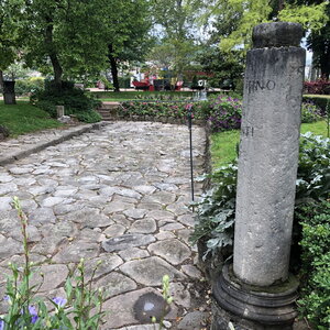 Arko, W38 Vienne - Voie romaine et borne milliaire du Jardin de la Ville 1