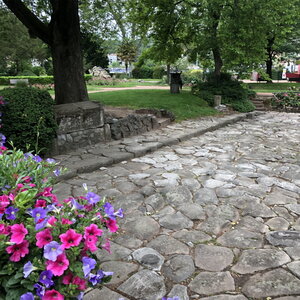 Arko, W38 Vienne - Voie romaine et borne milliaire du Jardin de la Ville 2