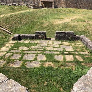 Arko, W 48 - Lanuejols - Autel gallo romain 1