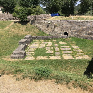 Arko, W 48 - Lanuejols - Autel gallo romain 2