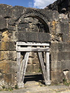 Arko, W 48 - Lanuejols - Mausolee gallo romain - 06