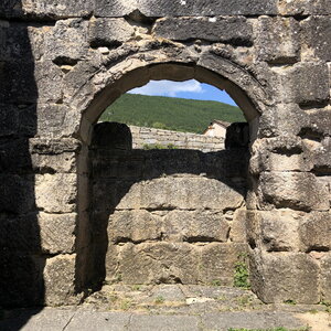 Arko, W 48 - Lanuejols - Mausolee gallo romain - 11