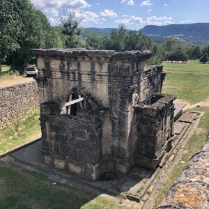 Arko, W 48 - Lanuejols - Mausolee gallo romain - 21